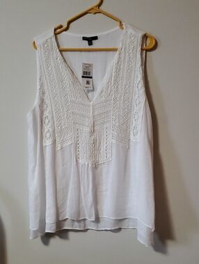 Studio by JPR White Crochet V-Neck Tank